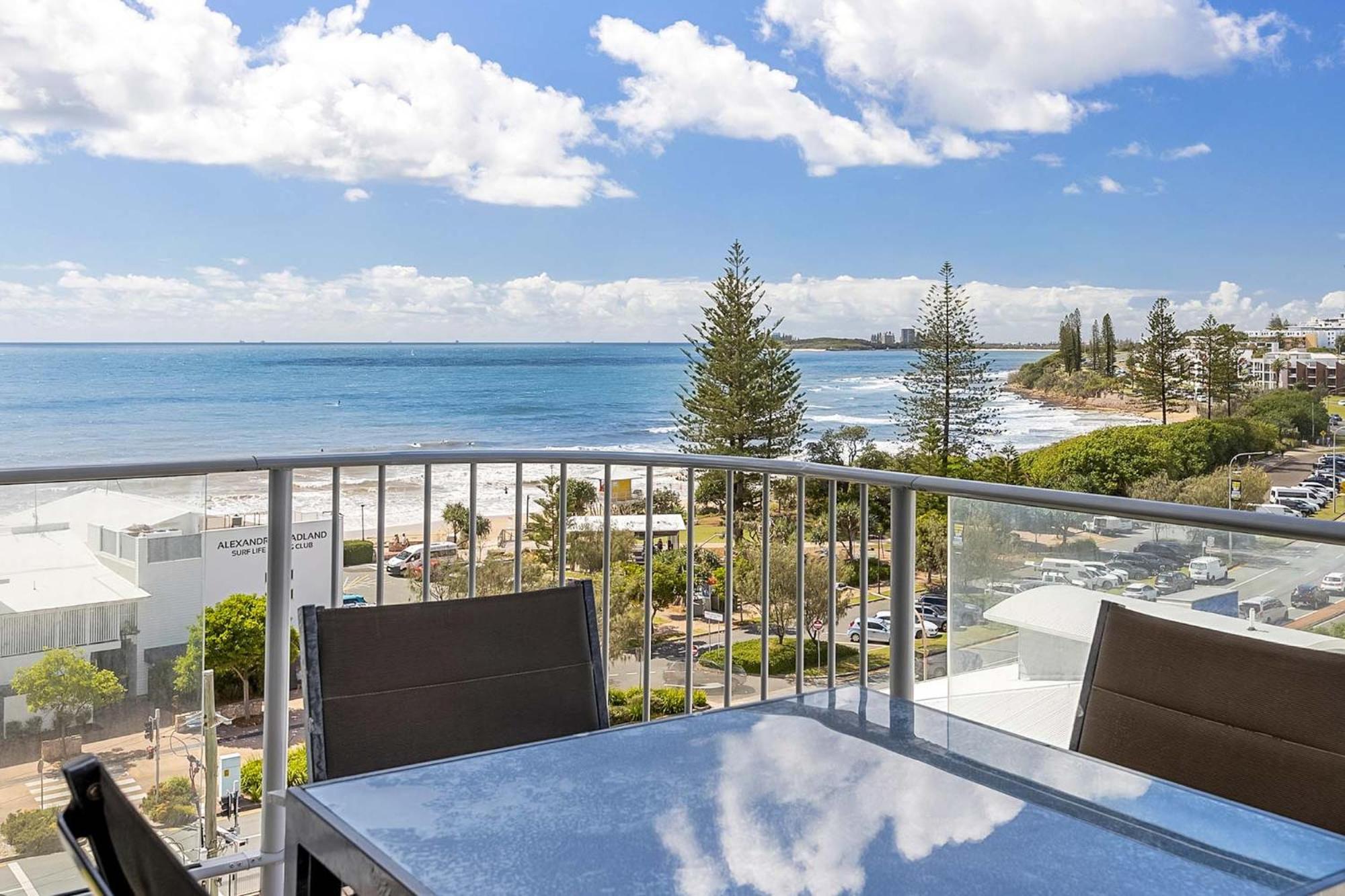 Mandolin Beachfront Resort Alexandra Headland Buitenkant foto