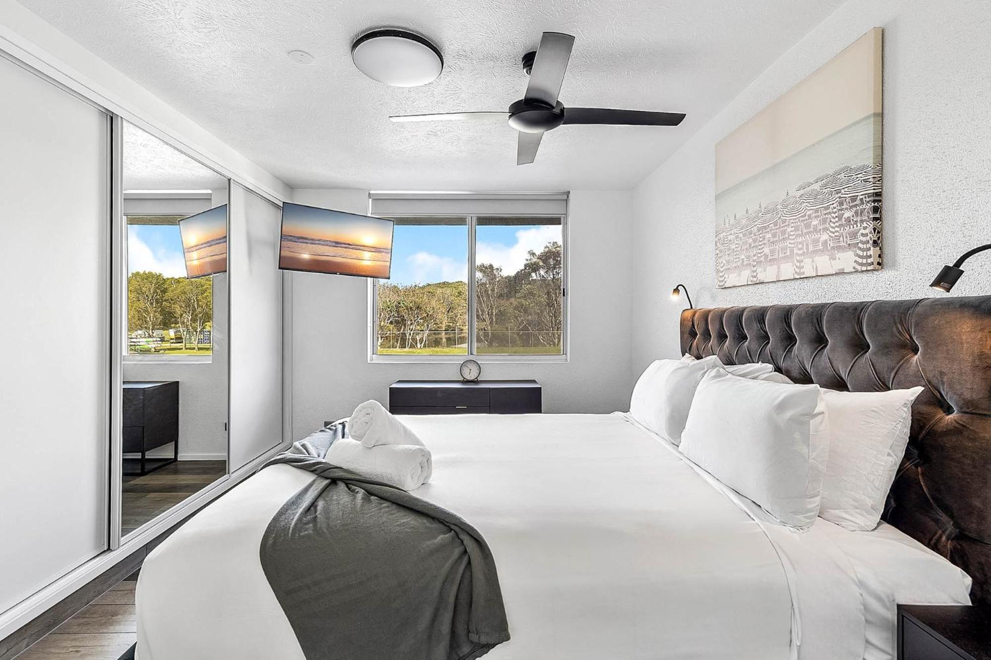 Mandolin Beachfront Resort Alexandra Headland Buitenkant foto