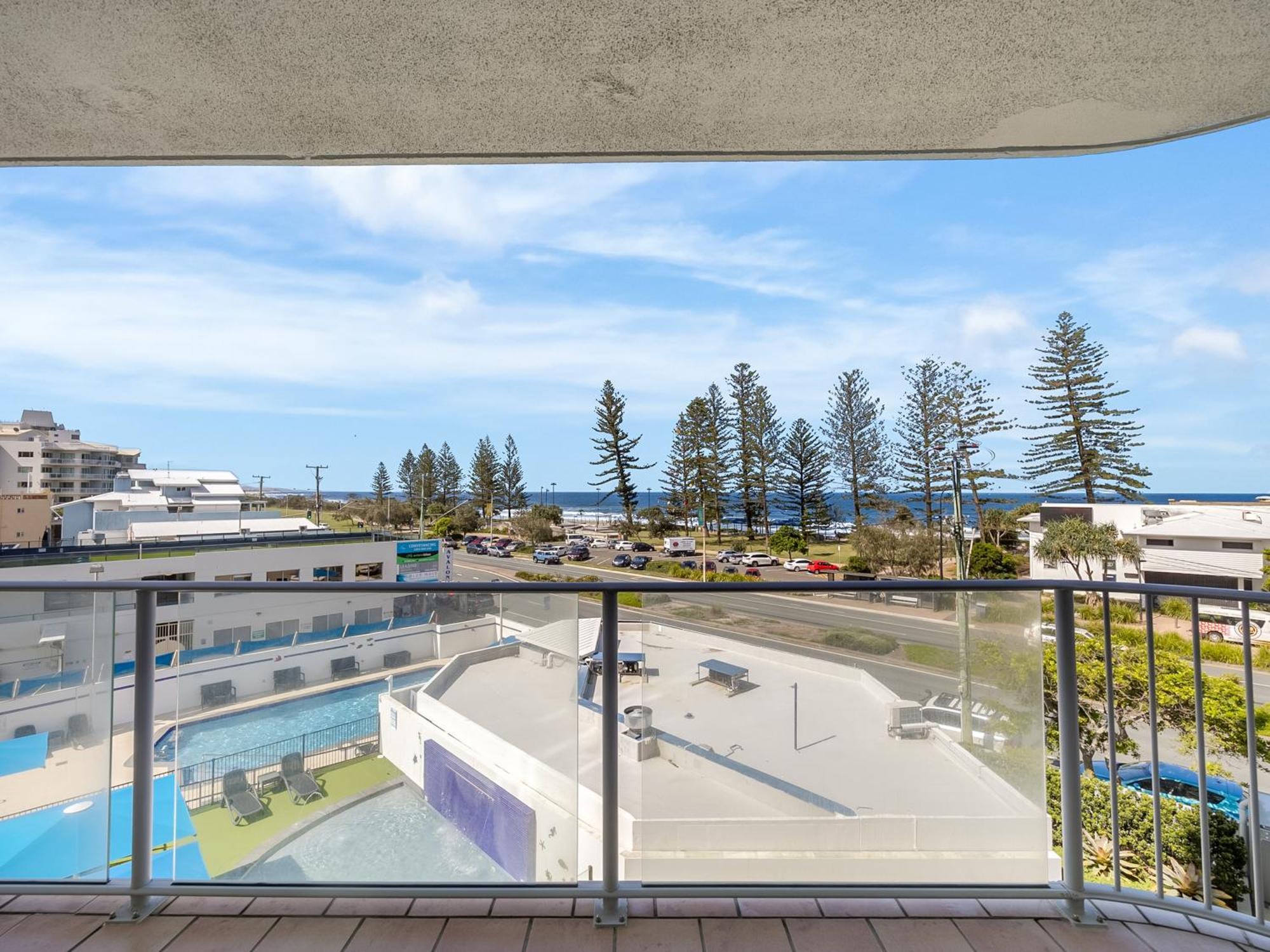 Mandolin Beachfront Resort Alexandra Headland Buitenkant foto