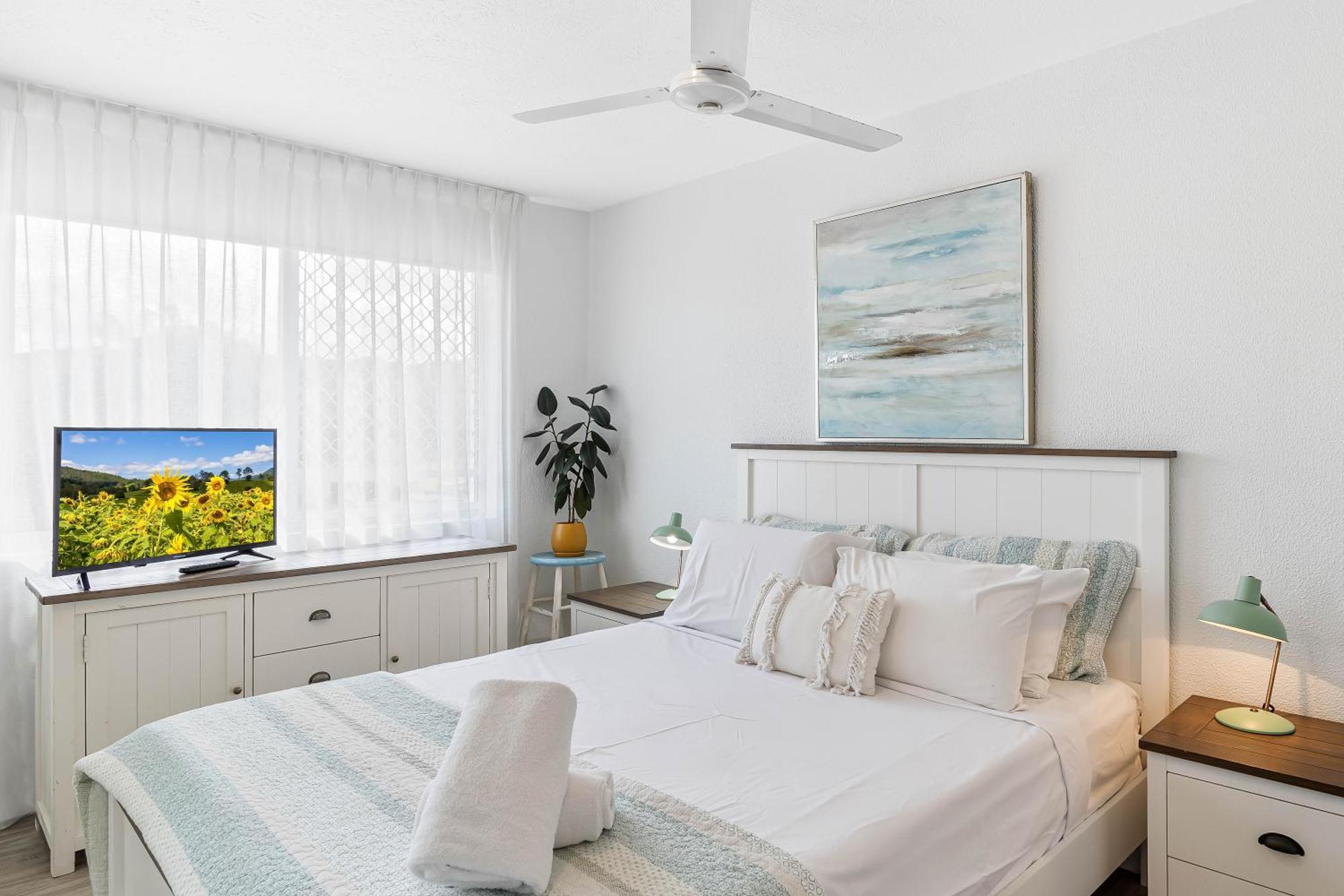 Mandolin Beachfront Resort Alexandra Headland Buitenkant foto