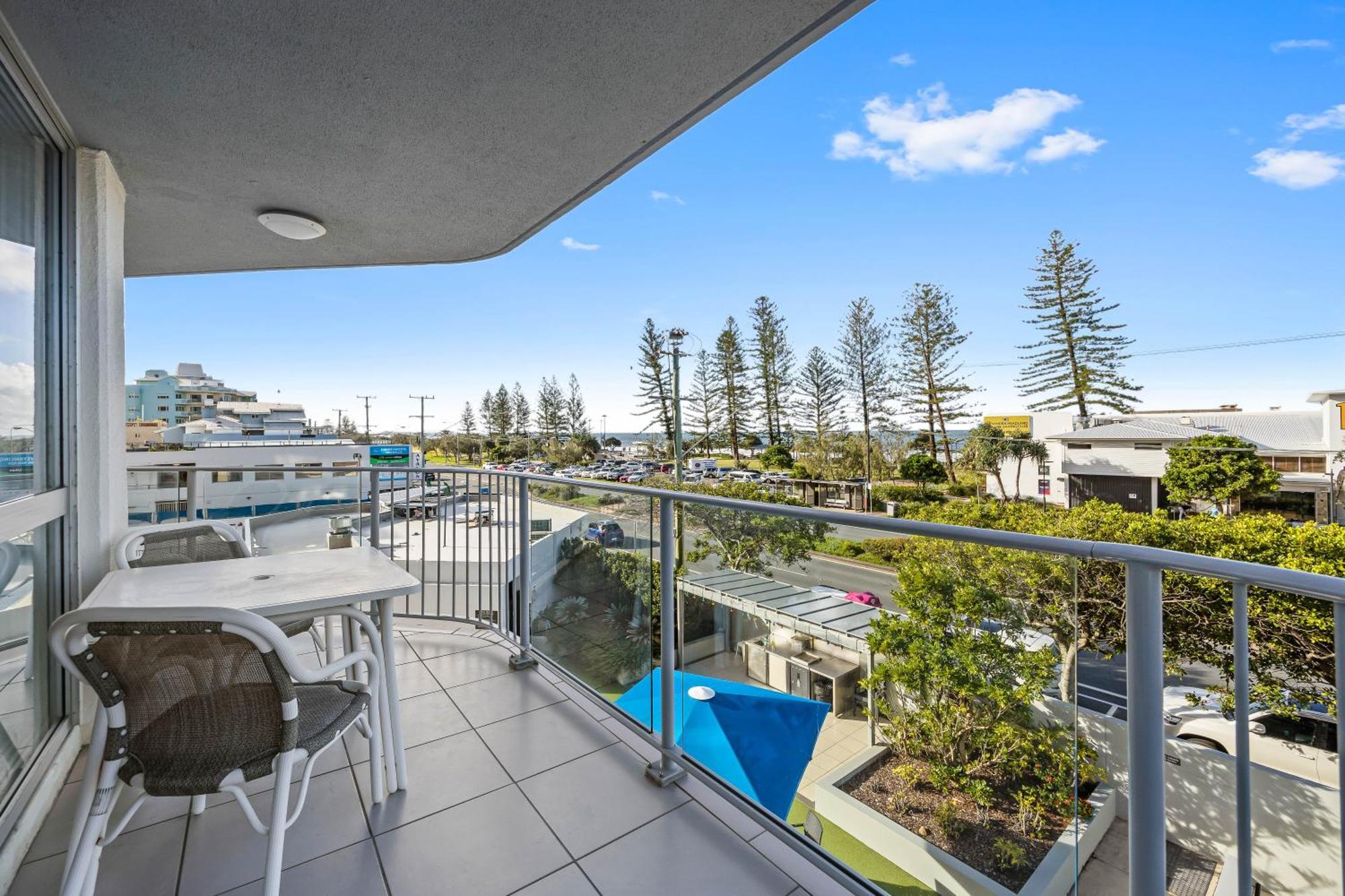 Mandolin Beachfront Resort Alexandra Headland Buitenkant foto