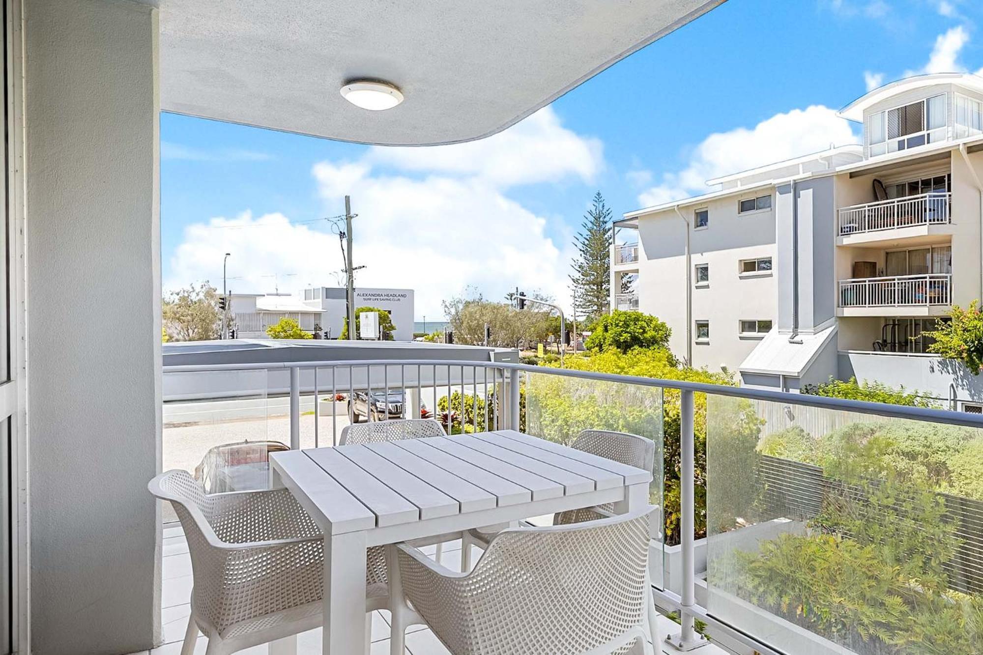 Mandolin Beachfront Resort Alexandra Headland Buitenkant foto